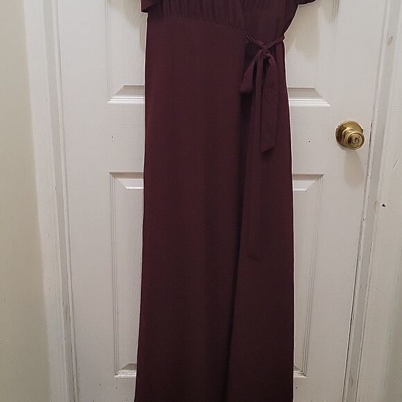 Arbor Naples Wrap Dress in Maroon / Burgundy  / Bordeaux - Picture 3 of 11